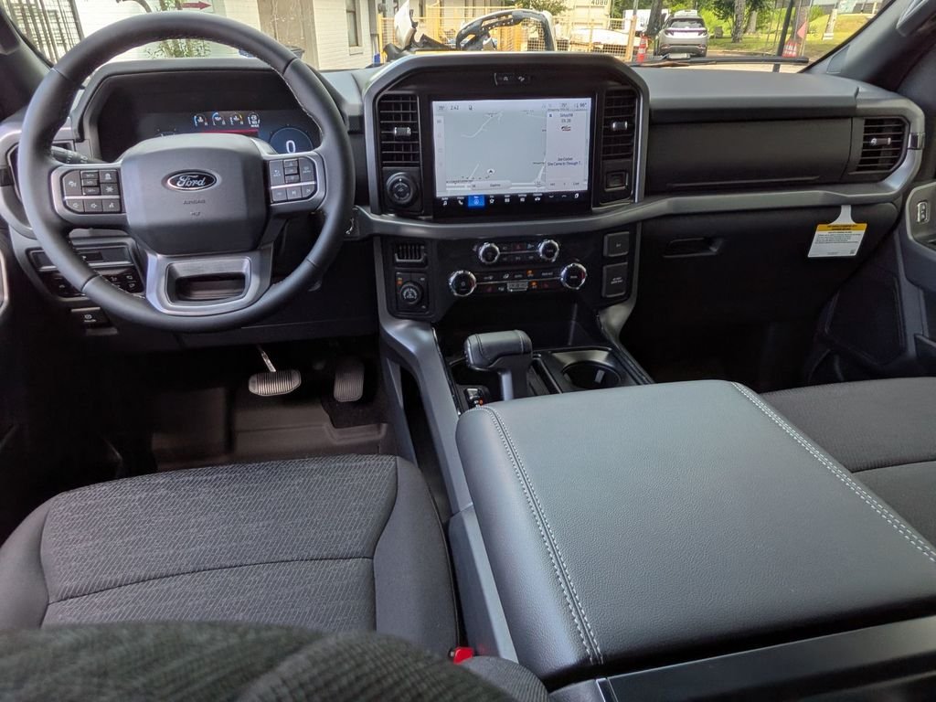New 2026 Oxford White Ford XLT image 28