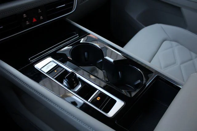 2026 Volkswagen Atlas SE w/Tech - Photo 10