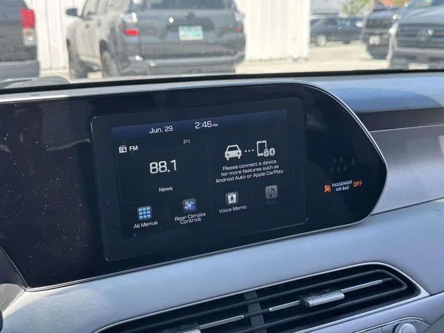 Used 2020 Gray Hyundai SEL image 3