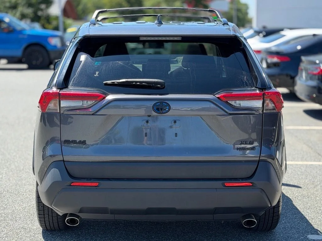 Used 2019 Gray Toyota XLE image 4