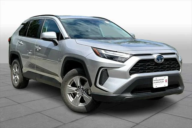 Certified Used 2022 SILVER SKY METALLIC Toyota  image 3