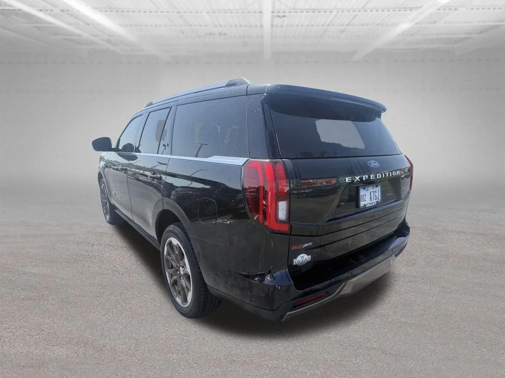 Certified Used 2025 Black Metallic Ford King Ranch image 9