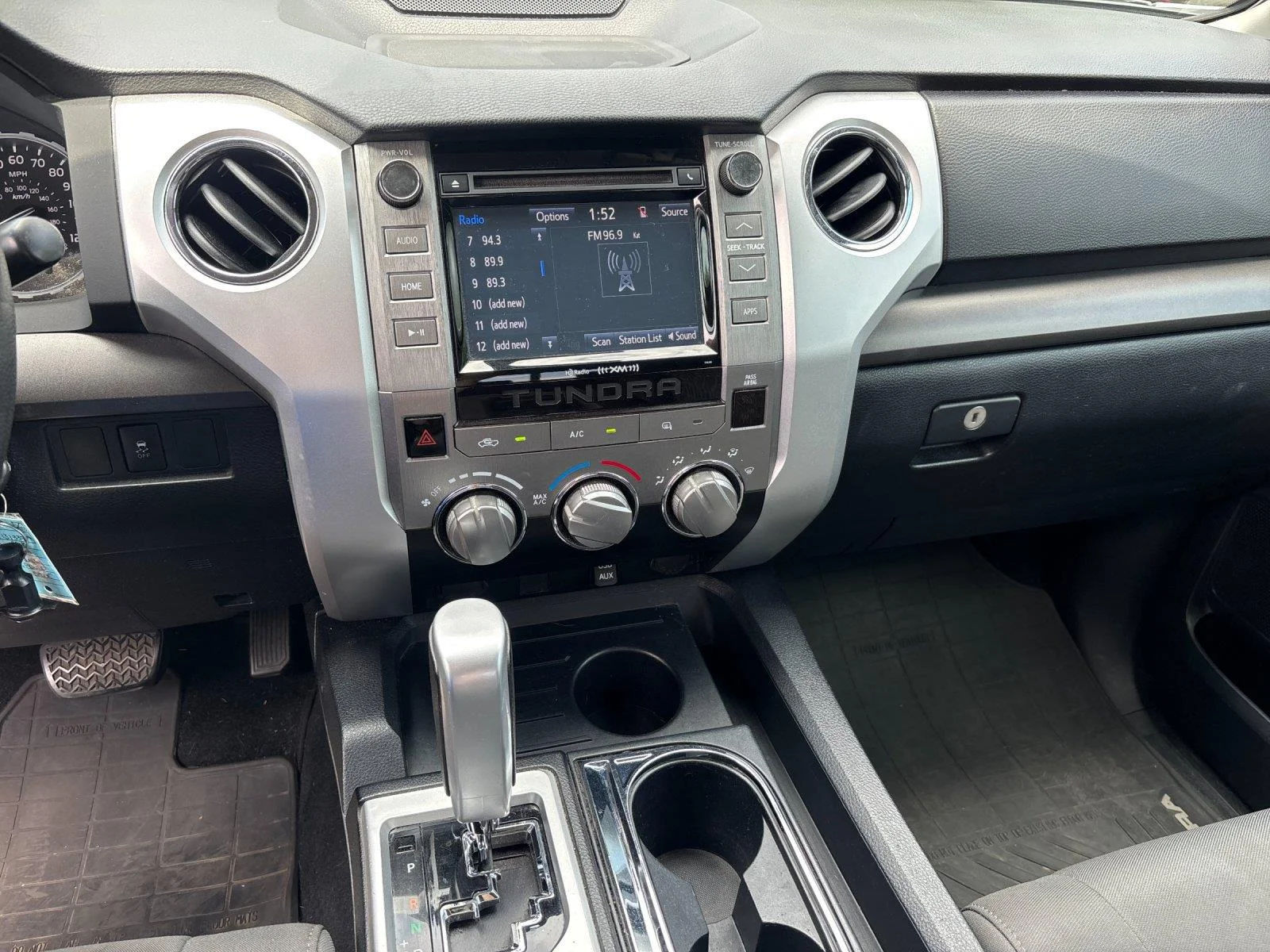 Used 2018 Silver Sky Metallic Toyota SR5 image 27
