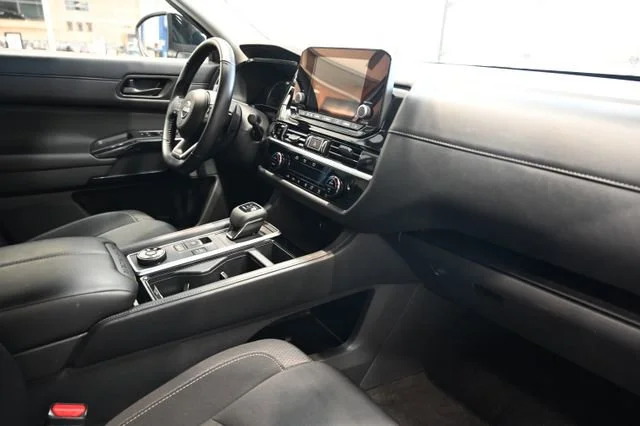 Used 2025 Black Nissan SV image 14