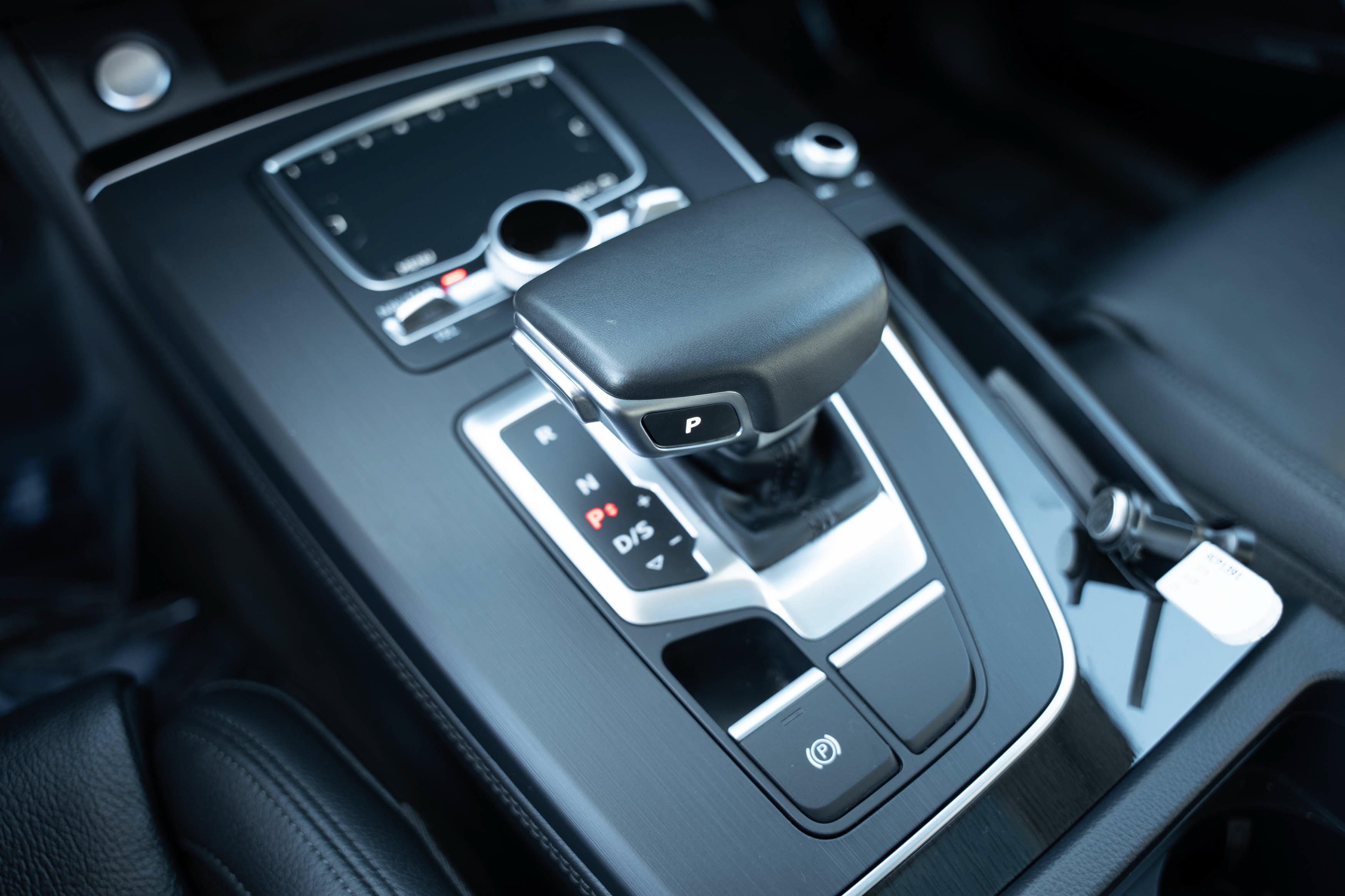 Used 2018 Navarra Blue Metallic Audi Prestige image 13