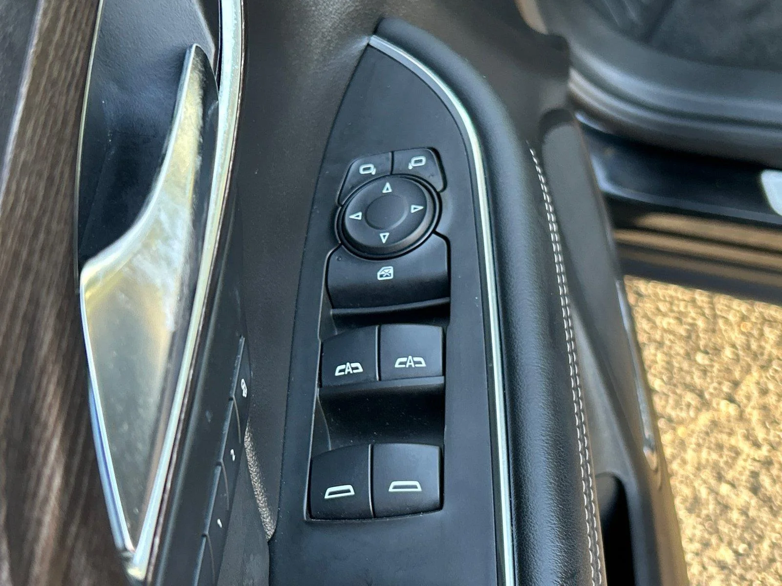Used 2023 EBONY TWILIGHT METALLIC Buick Avenir image 18