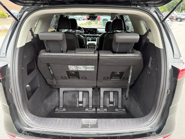 Used 2024 Black Kia LX Seat Package image 17