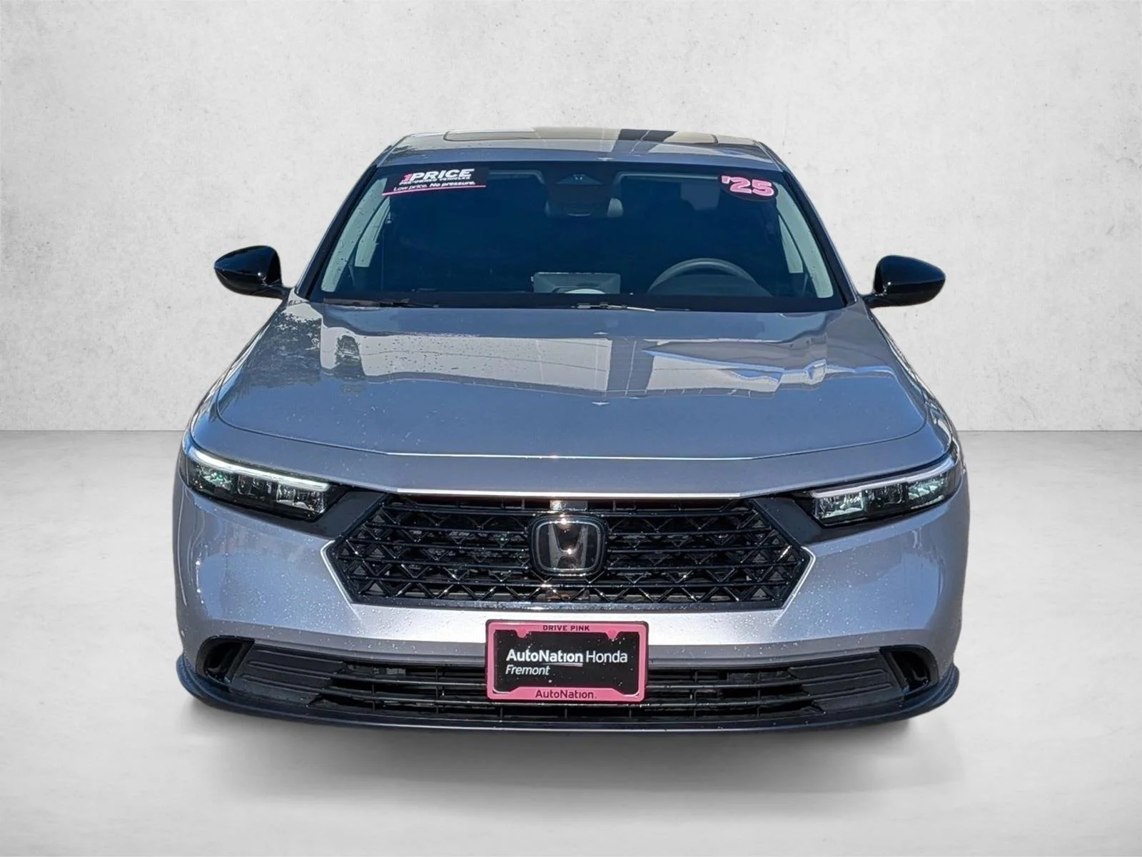 Used 2025 Solar Silver Metallic Honda SE image 2