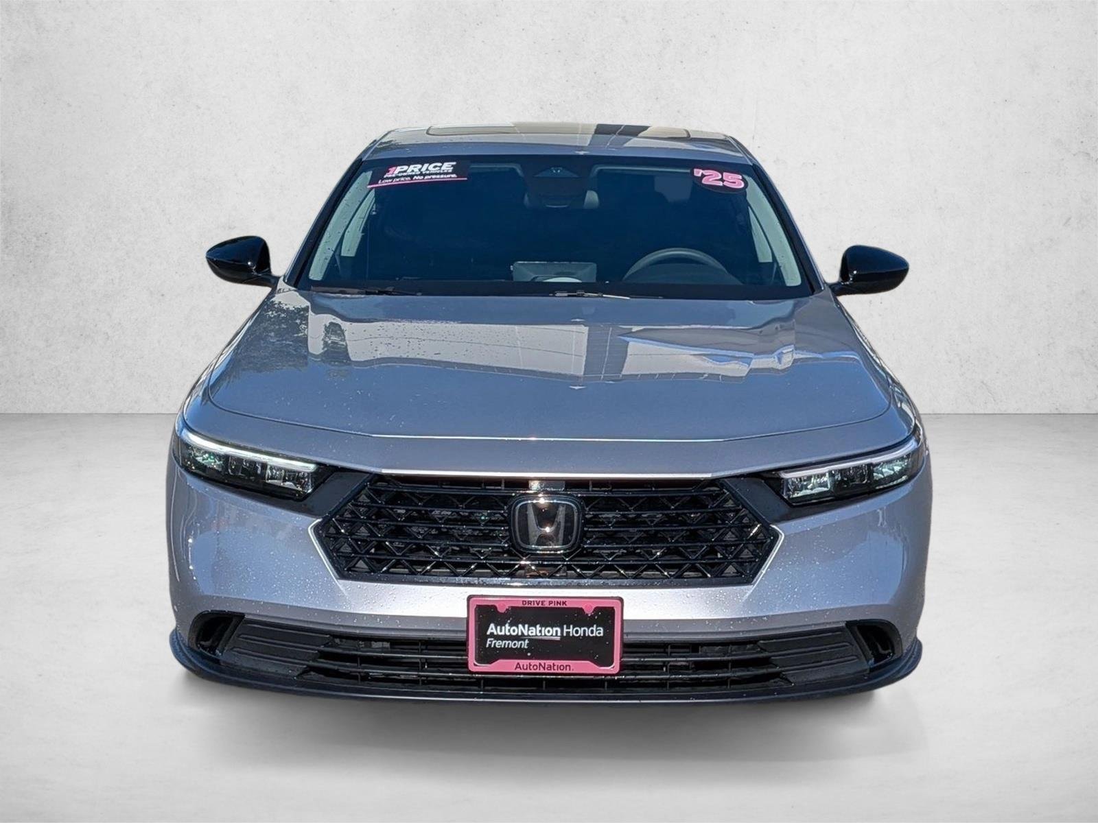 Used 2025 Solar Silver Metallic Honda SE image 2
