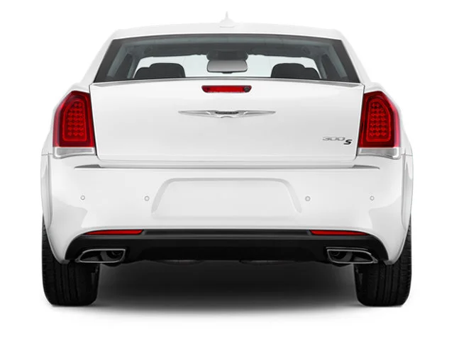 Used 2018 Red Chrysler Touring image 6