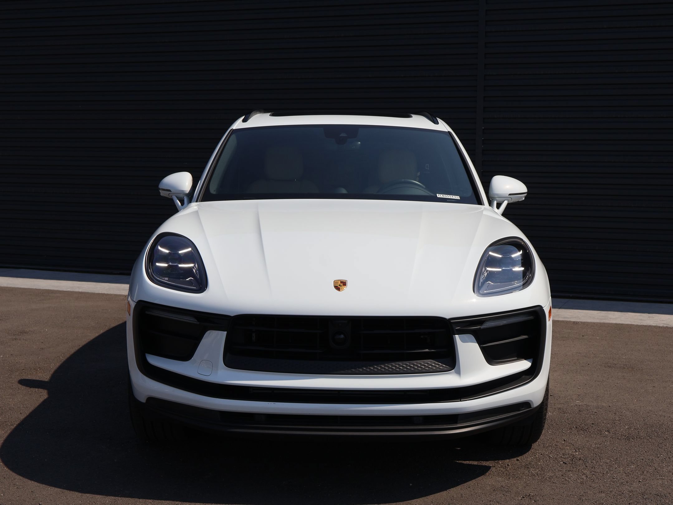 2026 Porsche Macan T - Photo 35