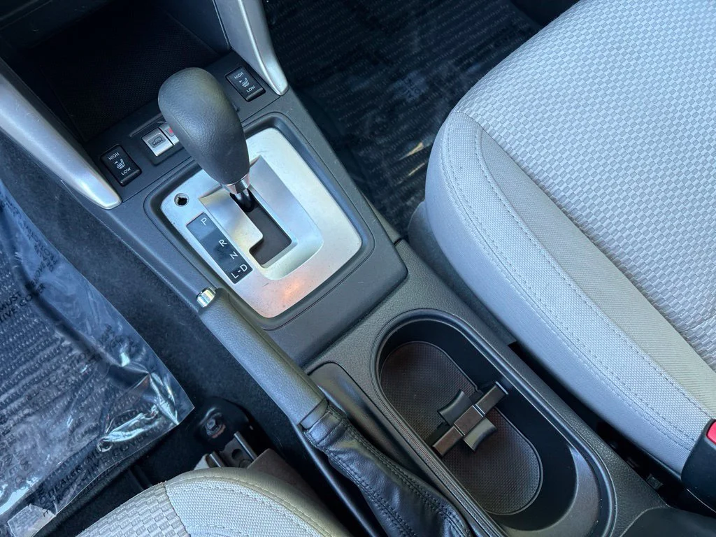 Used 2018 Silver Subaru 2.5i Premium image 22