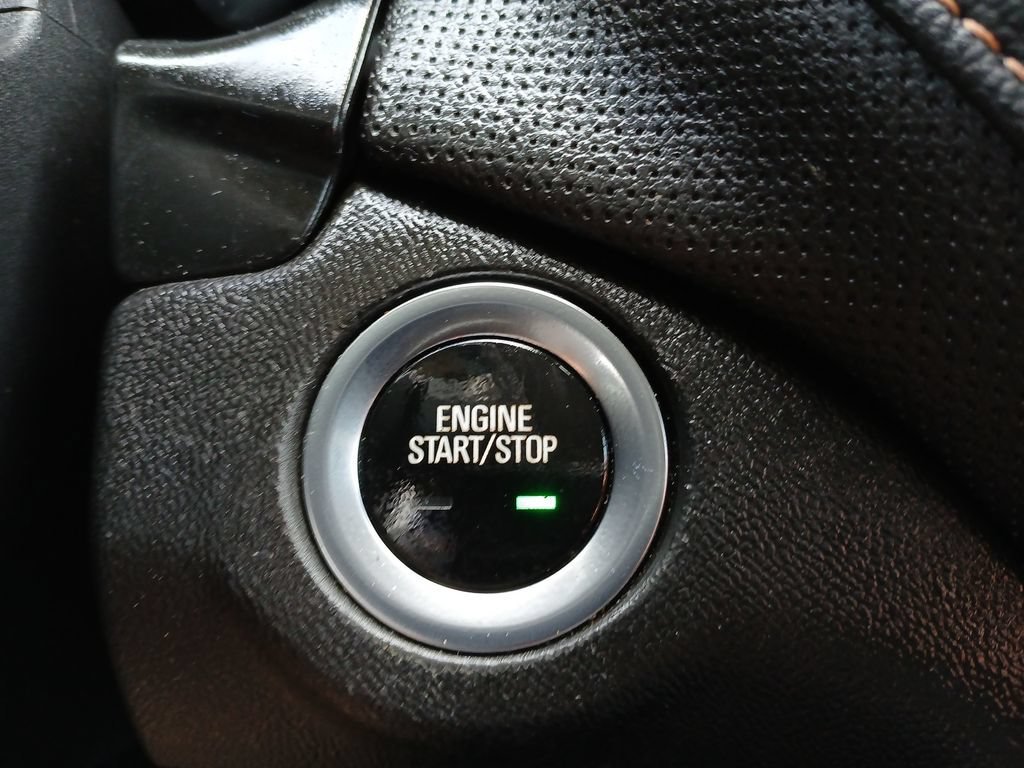 Certified Used 2022 Iridescent Pearl Tricoat Chevrolet Premier image 17