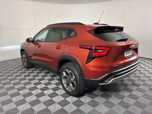 Used 2024 Cayenne Orange Metallic Chevrolet LT image 35