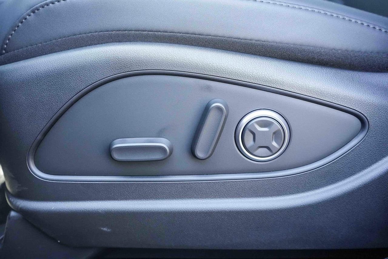 New 2026 Gray Hyundai SEL Premium image 22