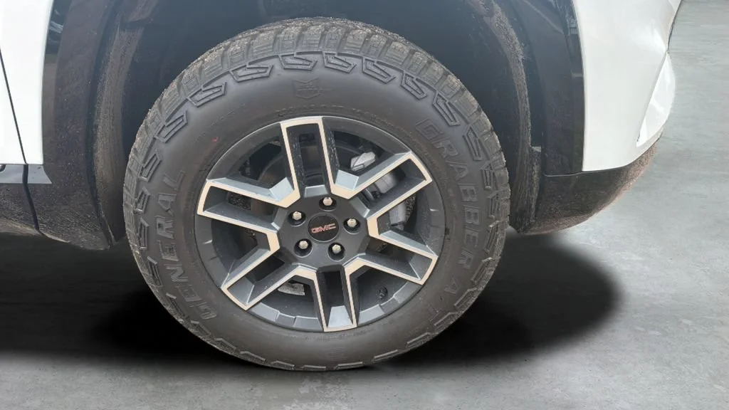 2026 GMC Terrain AT4 - Photo 17