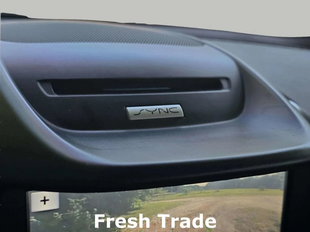 Used 2018 Lightning Blue Metallic Ford SE image 16