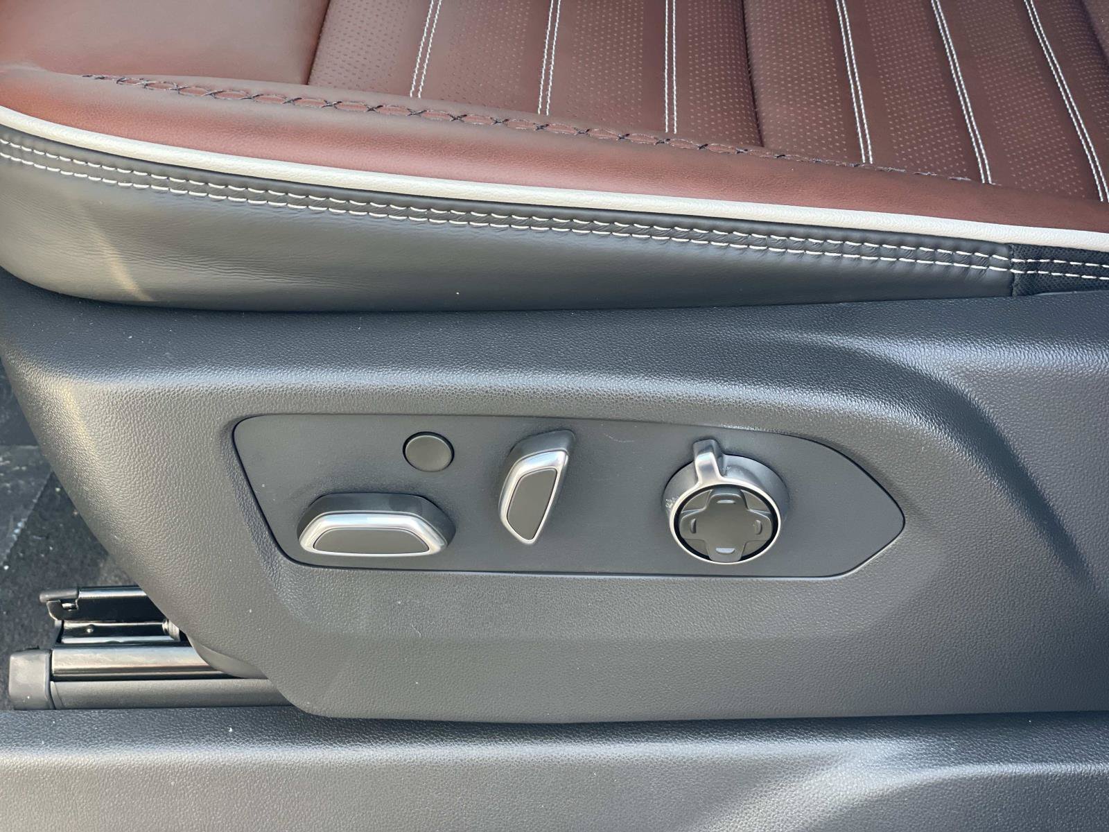 New 2026 Summit White GMC Denali Ultimate image 20