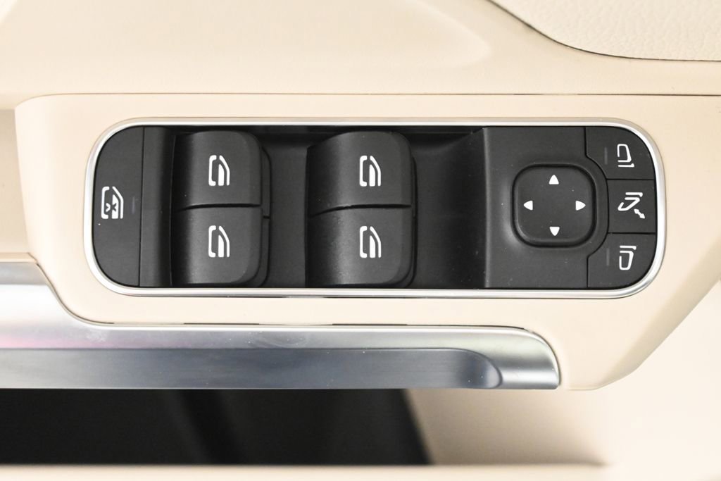 New 2026 Polar White Mercedes-Benz GLB 250 image 63