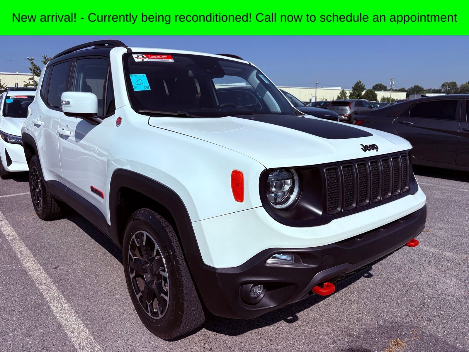 Used 2023 Alpine White Jeep Trailhawk image 1