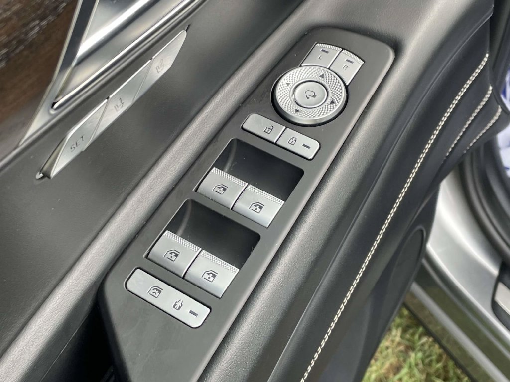 Used 2021 Silver Genesis 3.5T image 16