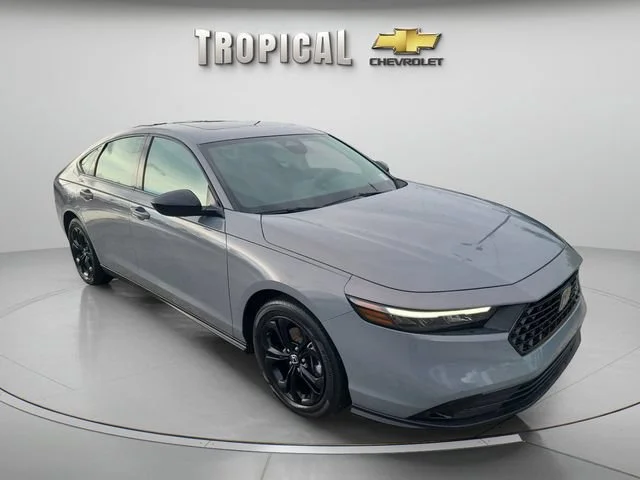 Used 2025 Gray Honda SE image 7