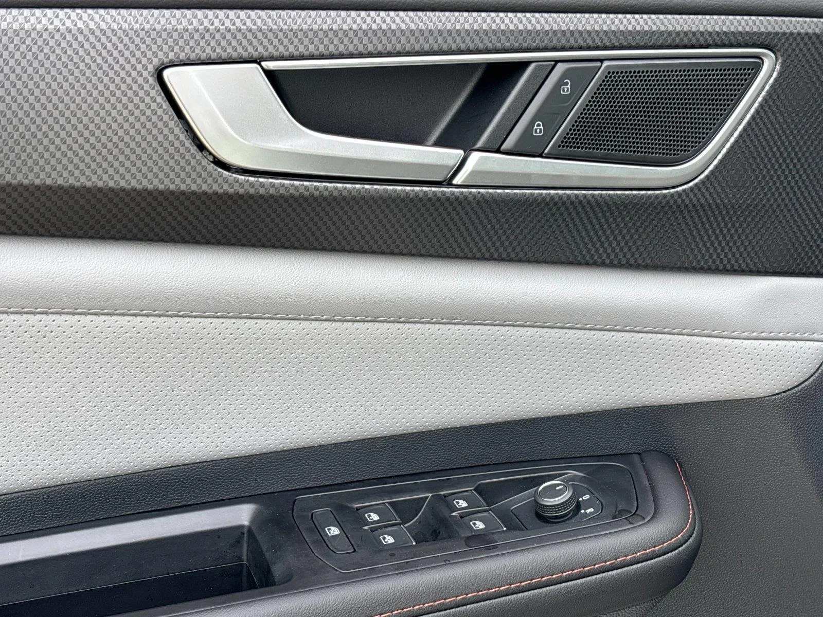 New 2025 Pure White Volkswagen 2.0T Peak Edition image 14