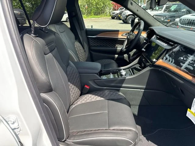 New 2026 Bright White Clearcoat Jeep Summit image 9