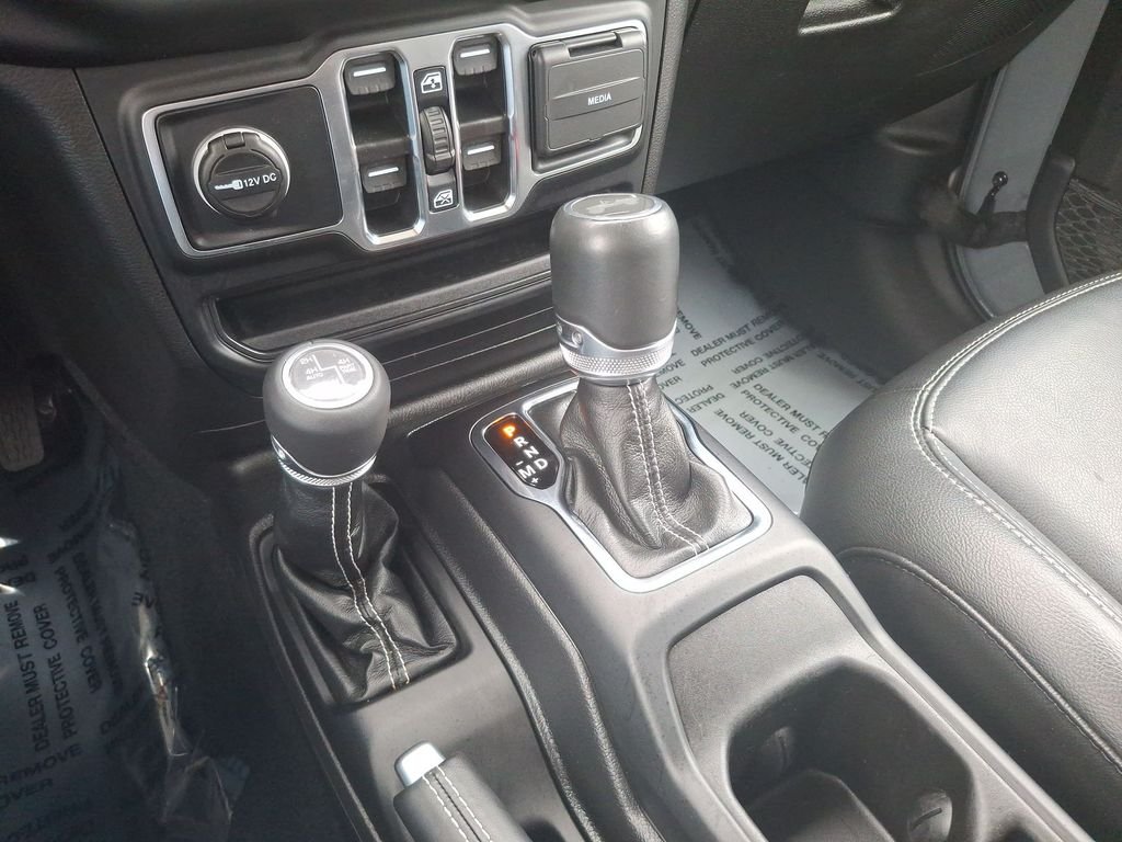 Used 2023 Gray Jeep Sahara 4xe image 21