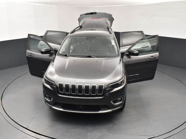 Used 2022 Gray Jeep Limited image 26
