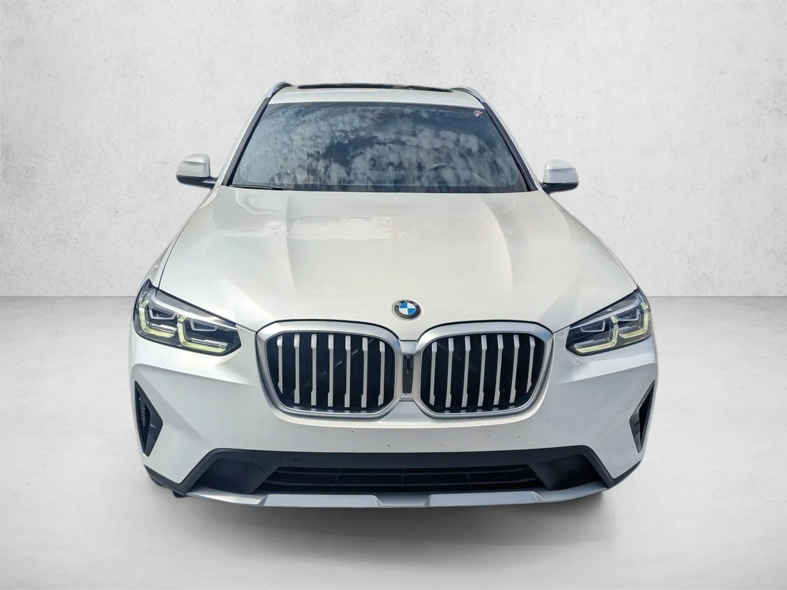 Used 2024 Mineral White Metallic BMW sDrive30i image 2