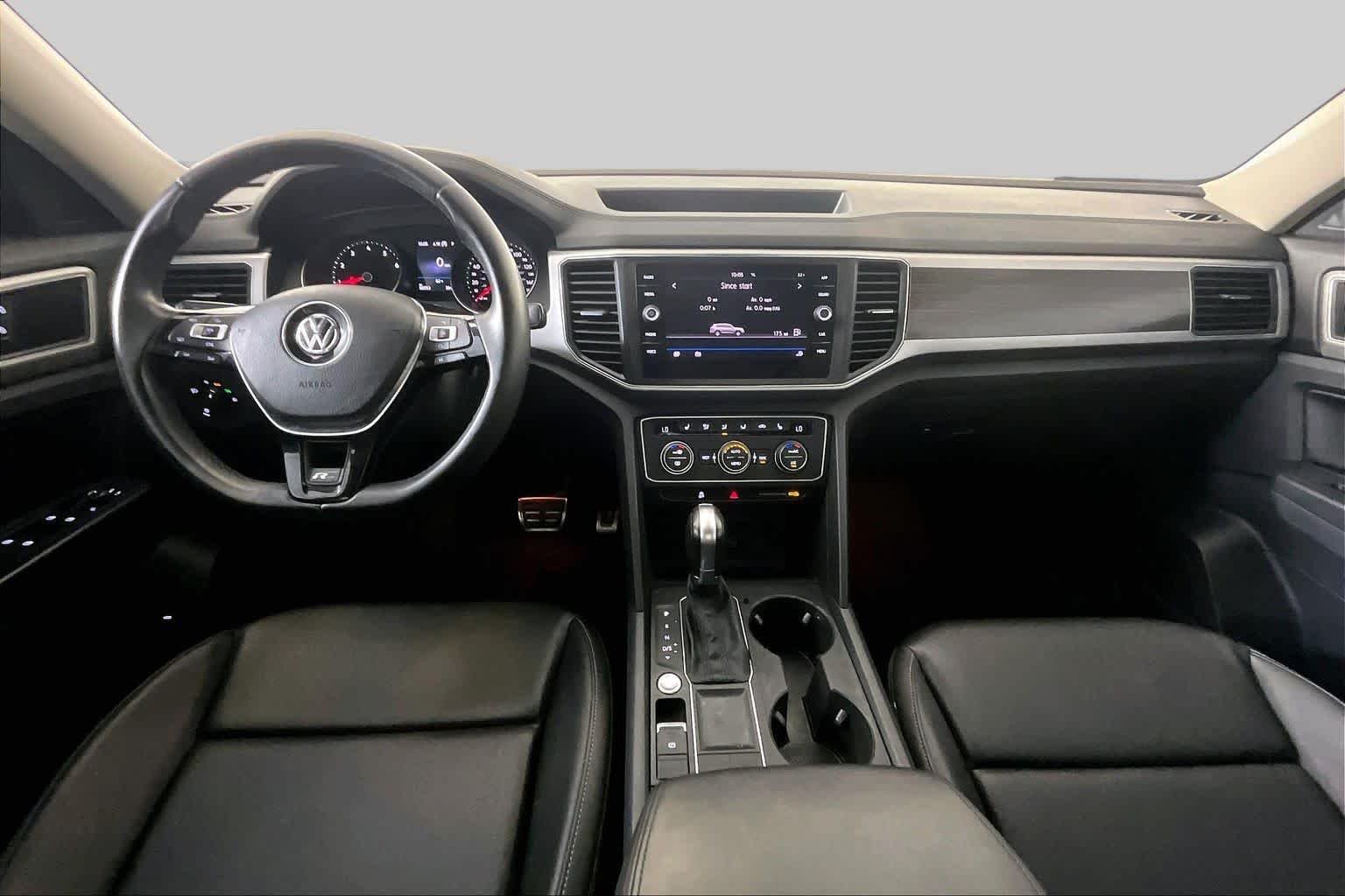 Used 2018 Platinum Gray Metallic Volkswagen 3.6L V6 SE w/Technology image 15