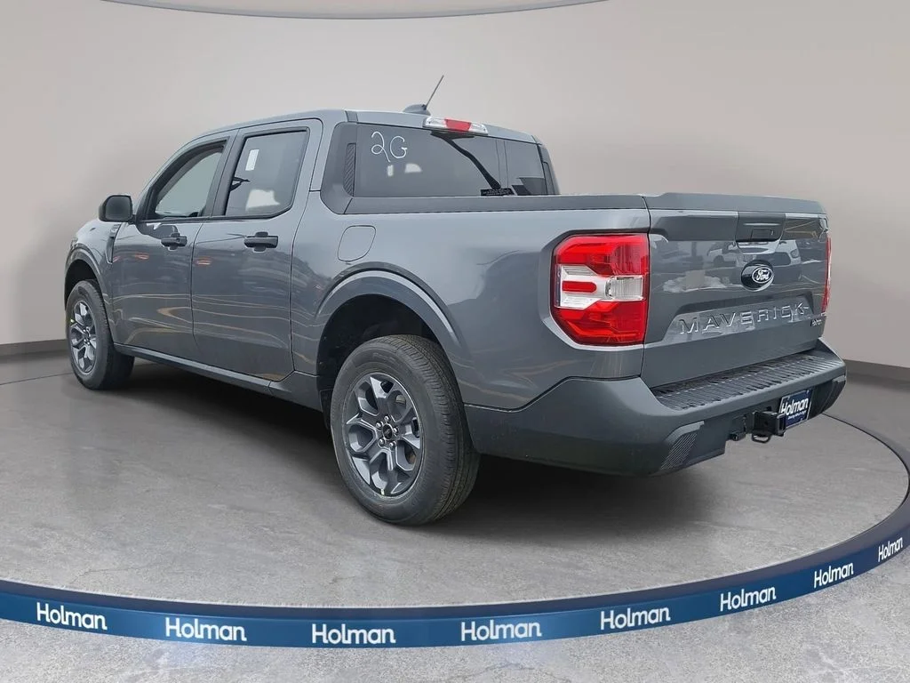 New 2026 Carbonized Gray Metallic Ford XLT image 5