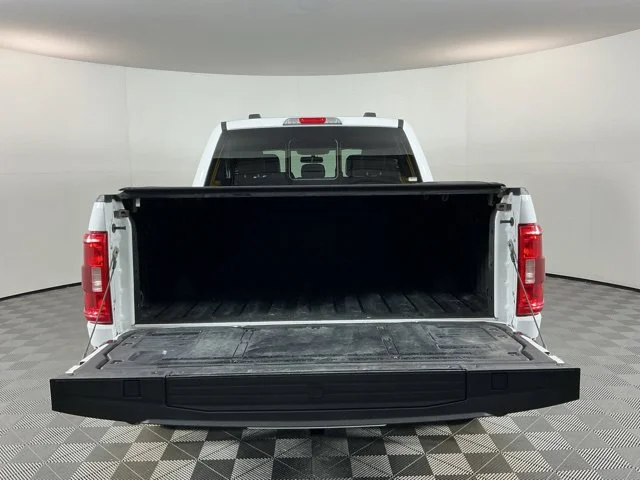 Used 2023 Oxford White Ford XLT image 7