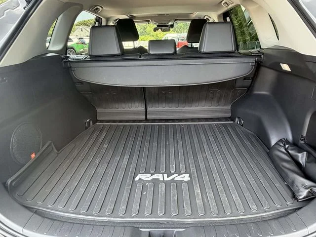Used 2025 Silver Toyota XLE Premium image 29