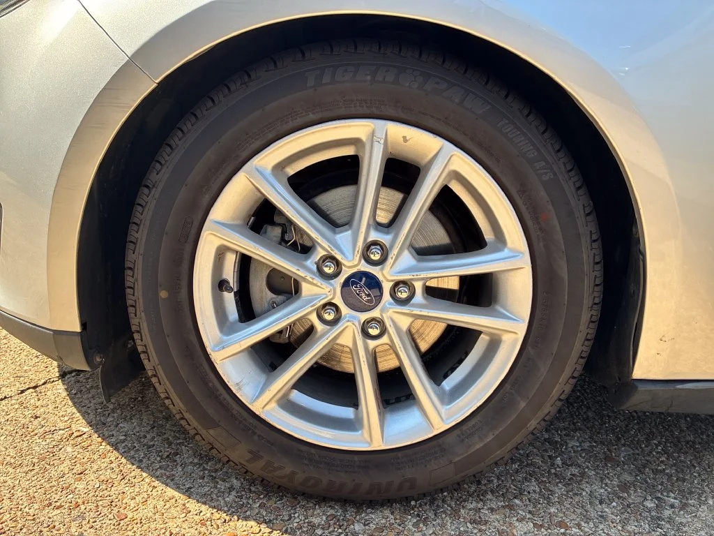 Used 2016 Silver Ford SE image 24