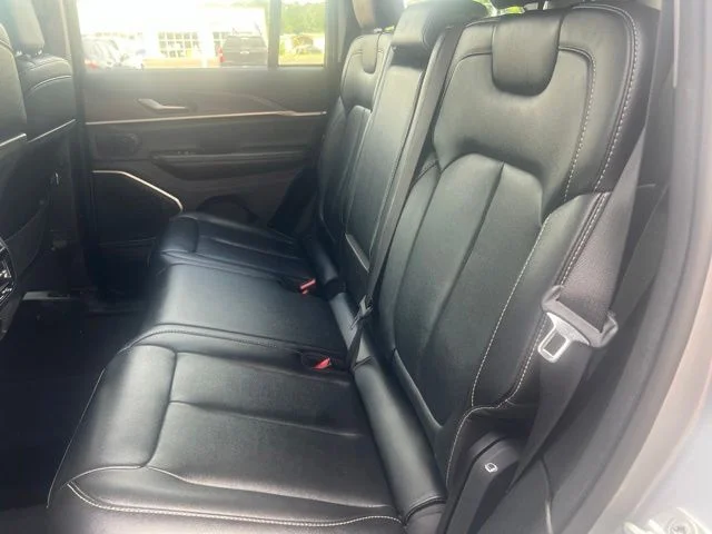 Used 2024 Silver Jeep 4xe image 25