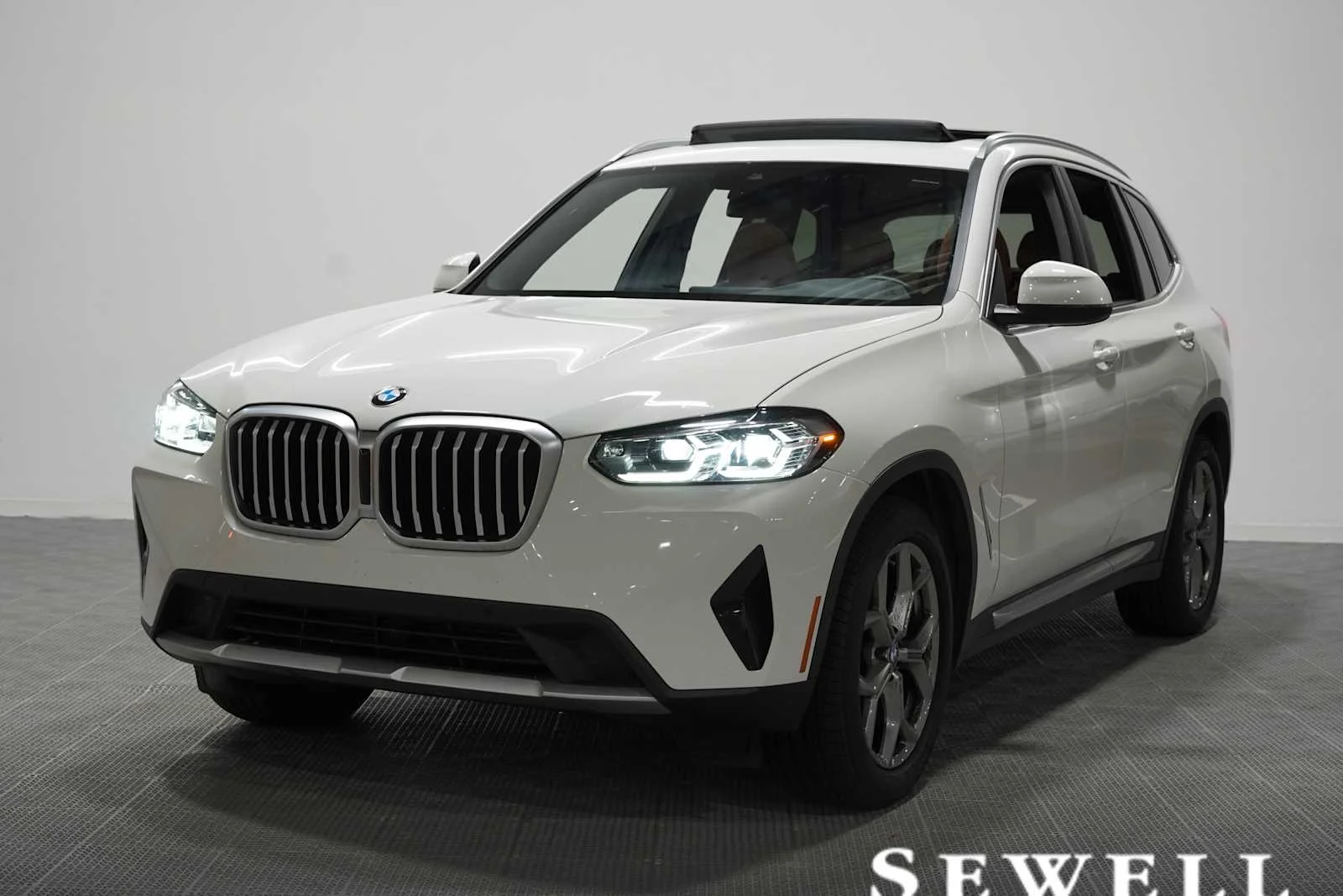 2023 BMW X3 sDrive30i's photo