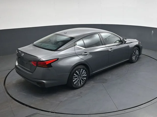 2025 Nissan Altima SV - Photo 24