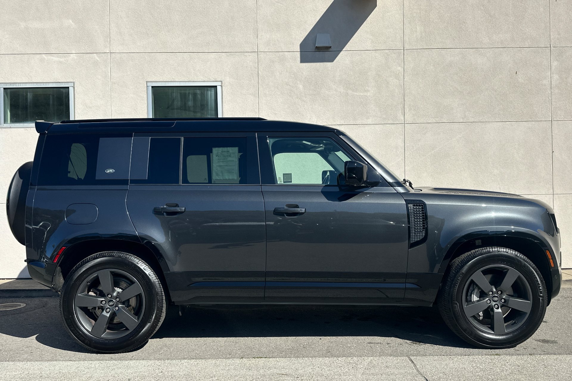 Certified Used 2023 Carpathian Grey Premium Metallic Land Rover X-Dynamic SE image 8