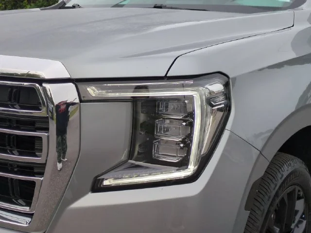 Used 2023 Silver GMC SLT image 9