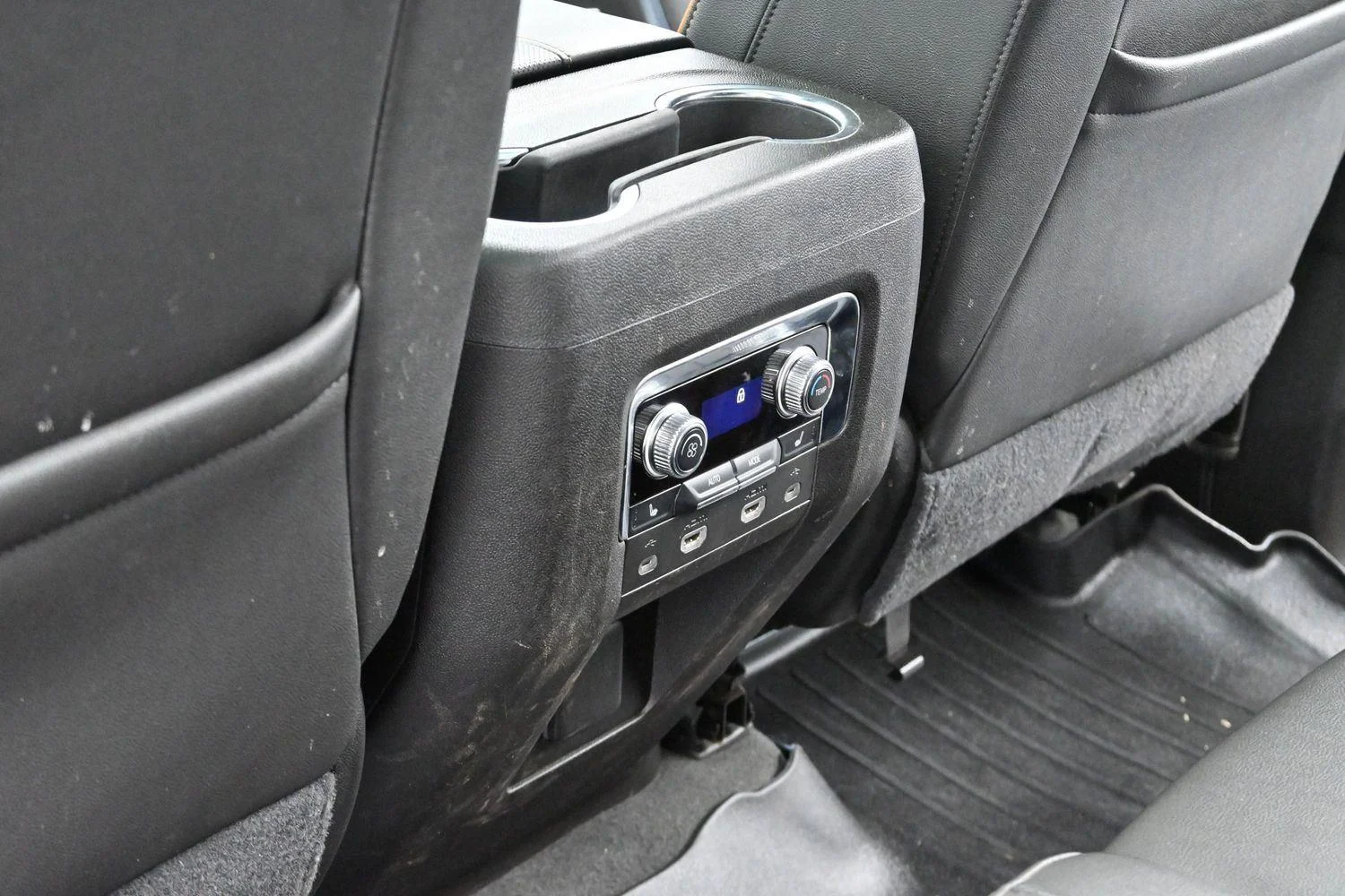 Used 2021 Dark Sky Metallic GMC AT4 image 35