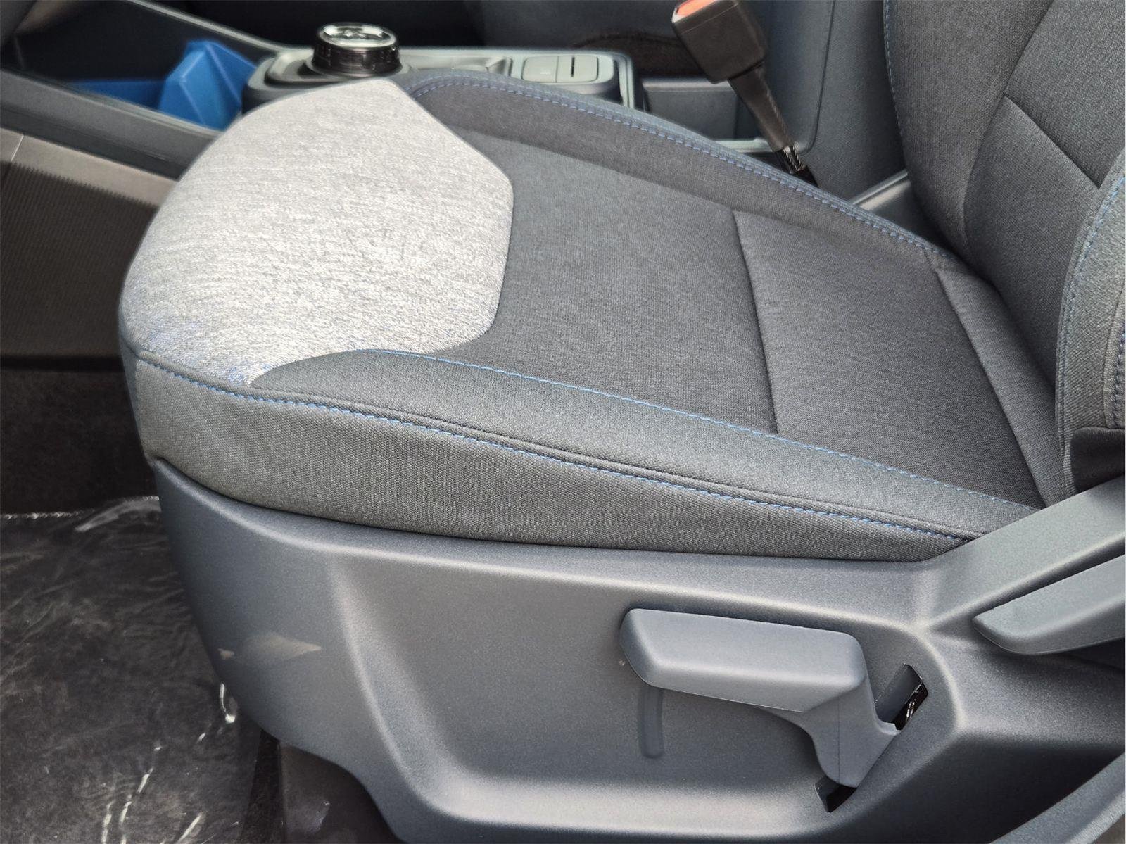 New 2026 Oxford White Ford XLT image 16