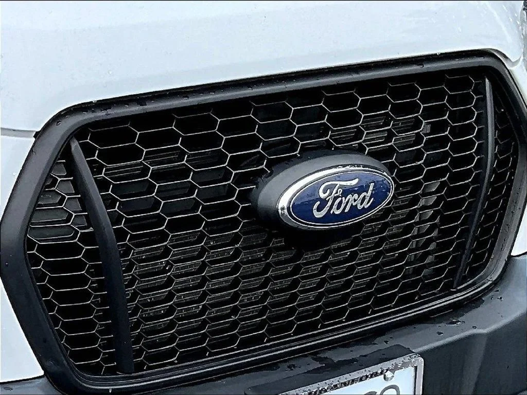 Used 2024 Oxford White Ford Base image 34