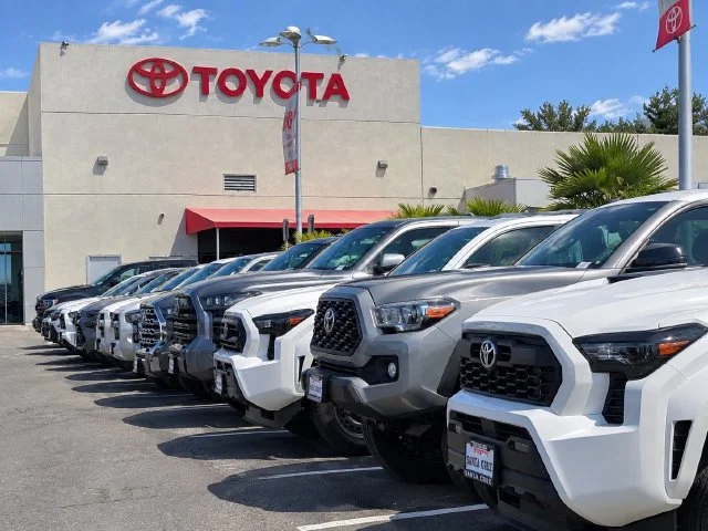 Used 2026 Beige Toyota XLE image 5