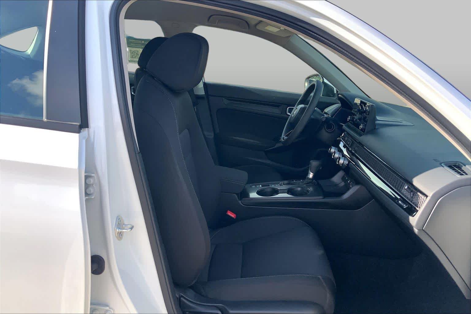 Used 2026 Platinum White Pearl Honda LX image 8