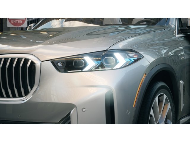 New 2026 Skyscraper Grey Metallic BMW  image 6