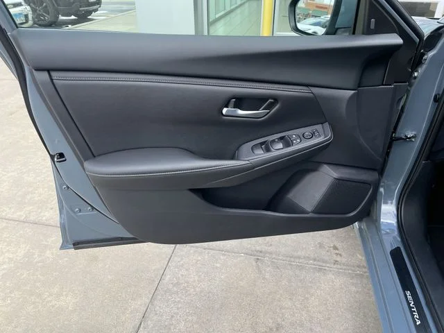 2025 Nissan Sentra SV - Photo 14