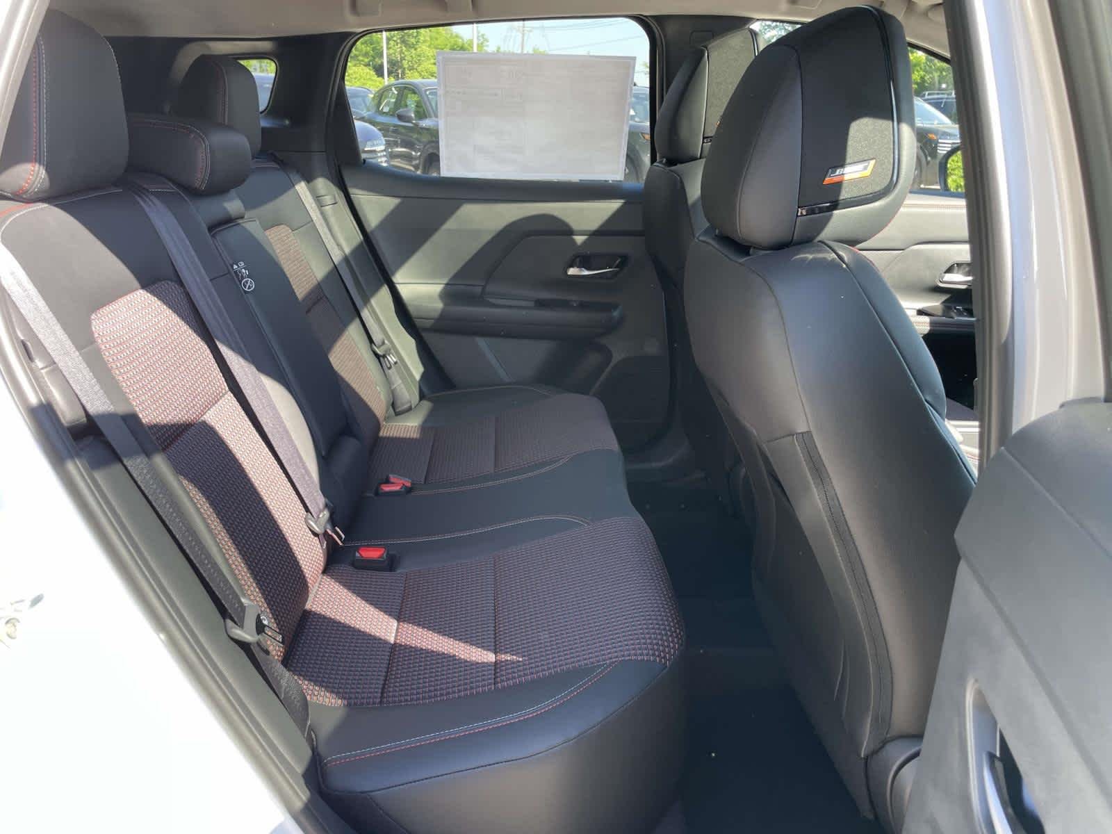 New 2026 Aspen White Tricoat/Super Black Nissan SR image 19