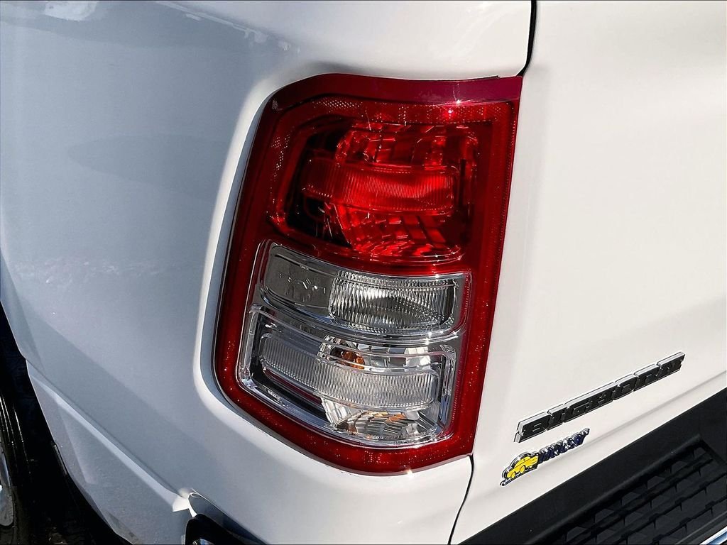 Used 2022 White Ram Big Horn/Lone Star image 33